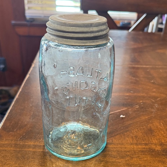 Atlas Mason's Patent Glass Jar with Lid - Picture 3 of 7